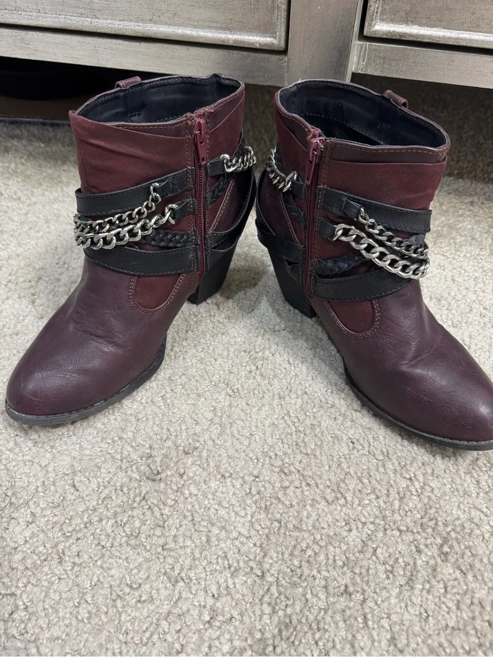 BKE Buckle Women's Burgundy Chain-Accent Ankle Bootie Boots